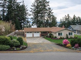 1208 Crescent Dr, Oak Harbor, WA 98277