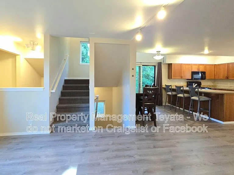 816 20th St #100 — Photo 4