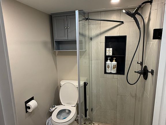 4th image of 333 Republic St #2