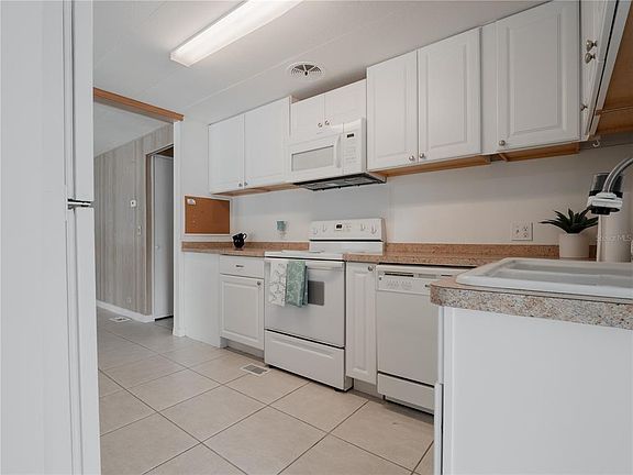 2nd image of 129 Lake Tarpon Dr #20