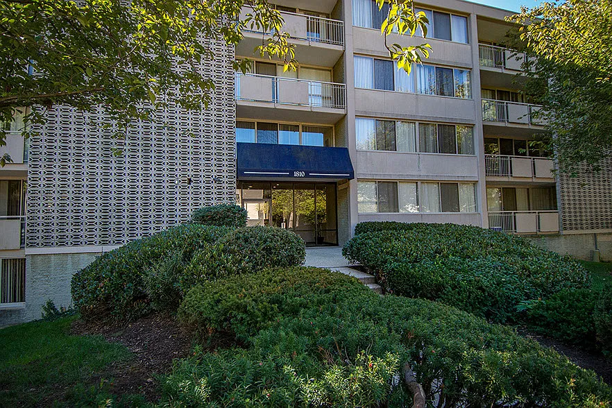 Heritage Park Apartments — Photo 1