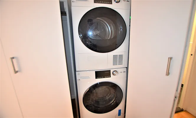 Rented by Manhattan Realty Group | media 10