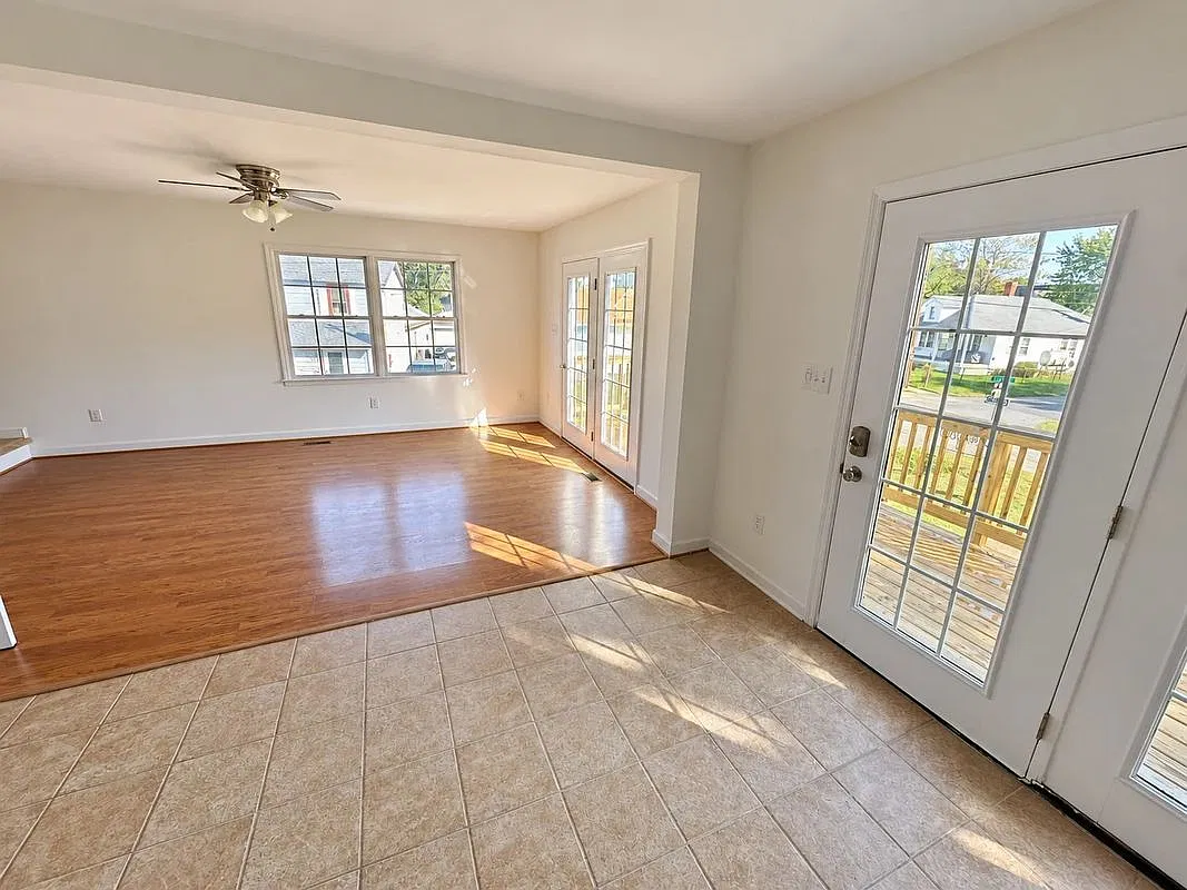 3 bed, 2.0 bath, 1741 sqft, $2,350 — Photo 4