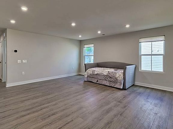 2nd image of 104 Saltgrass Ln