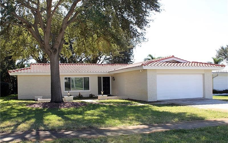1st image of 14392 Yacht Club Blvd