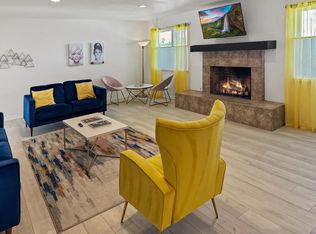 355 E San Rafael Dr, Palm Springs, CA 92262