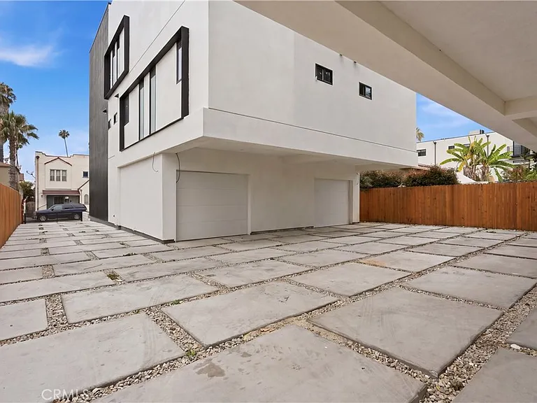 1428 S Cloverdale Ave — Photo 17