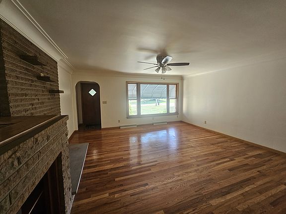 5th image of 2889 Gretchen Dr NE