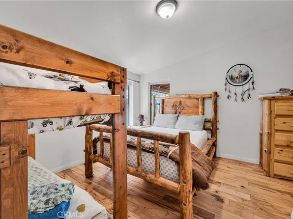 1124 W Country Club Blvd, Big Bear City, CA 92314