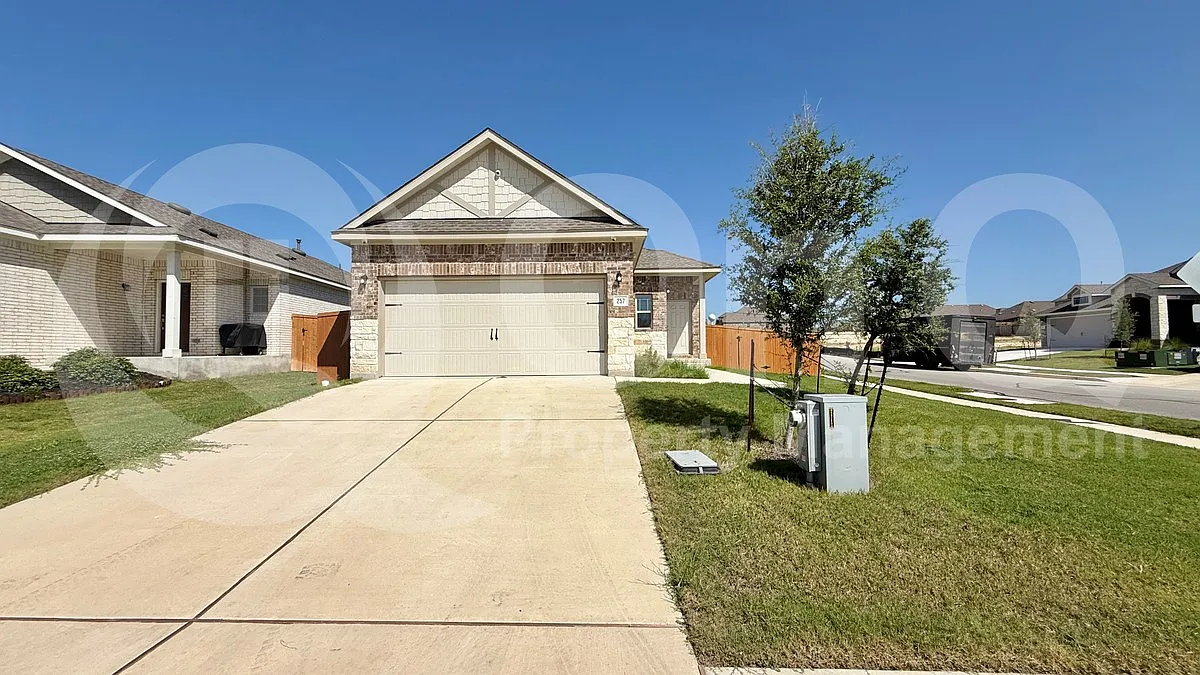 3 bed, 2.0 bath, 1258 sqft, $1,999 — Photo 1