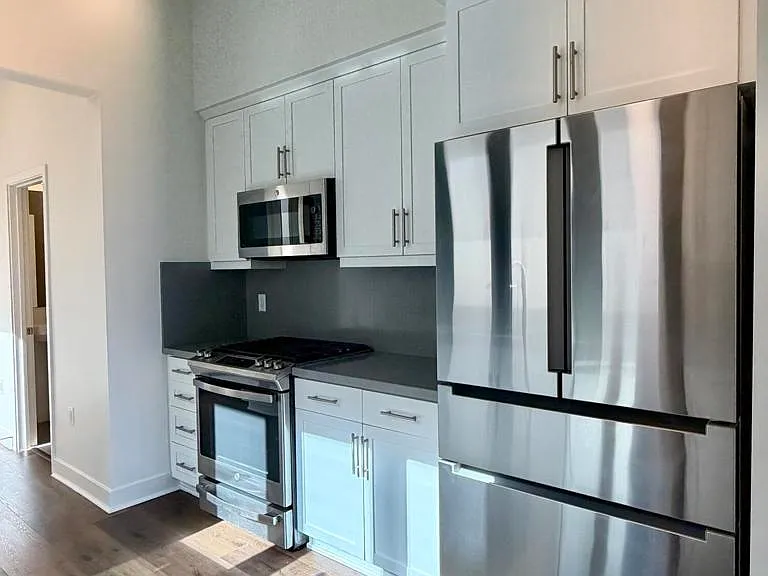 1260 E Thompson Blvd #106 — Photo 8