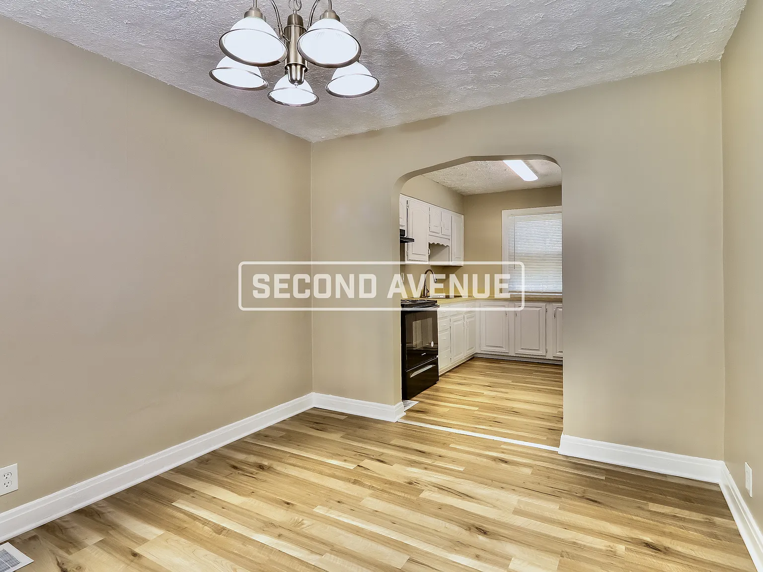 3 bed, 1.0 bath, 1053 sqft, $1,275 — Photo 4