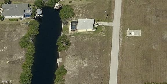 3rd image of 606 NW 32nd Pl
