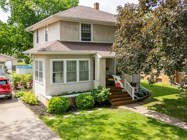 2440 Arlington Ave, Davenport, IA 52803