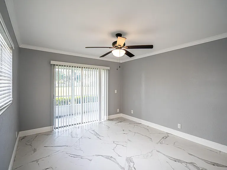 244 Normandy F — Photo 12