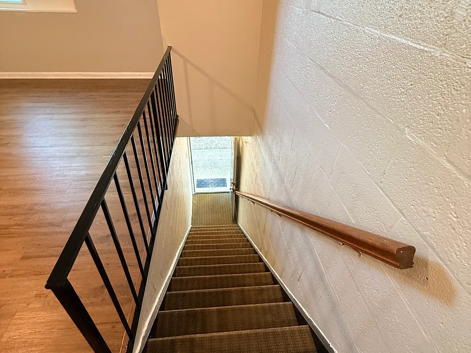 2 bed, 650 sqft, $1,700 — Photo 2