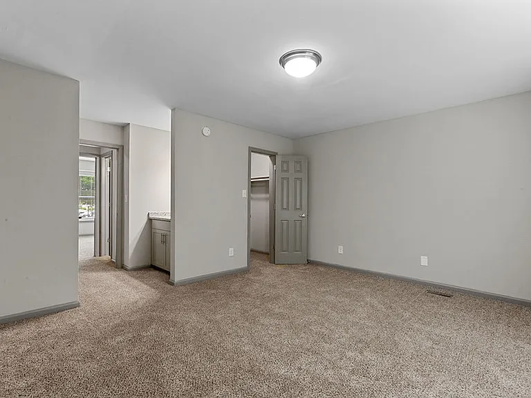 Summit on Central — Photo 16