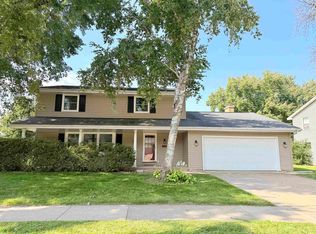 1825 N Douglas St, Appleton, WI 54914