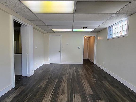 2nd image of 2926 Genesee St #8