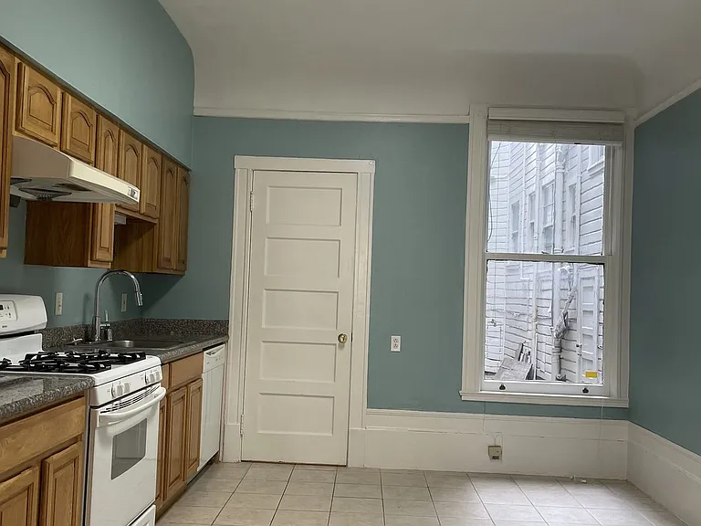1729 Pine St #1 — Photo 2