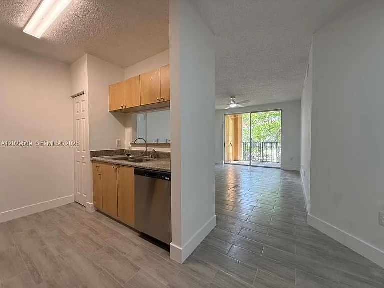 2440 E Preserve Way #208 — Photo 4