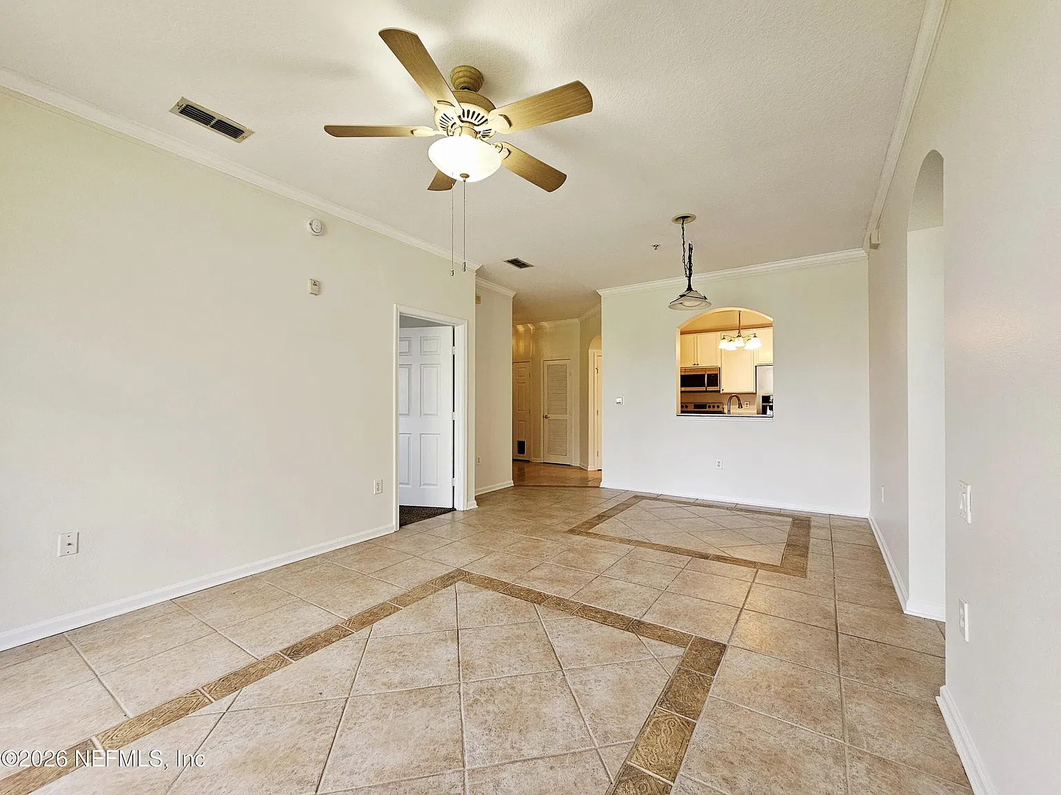 3 bed, 2.0 bath, 1206 sqft, $1,600 — Photo 4