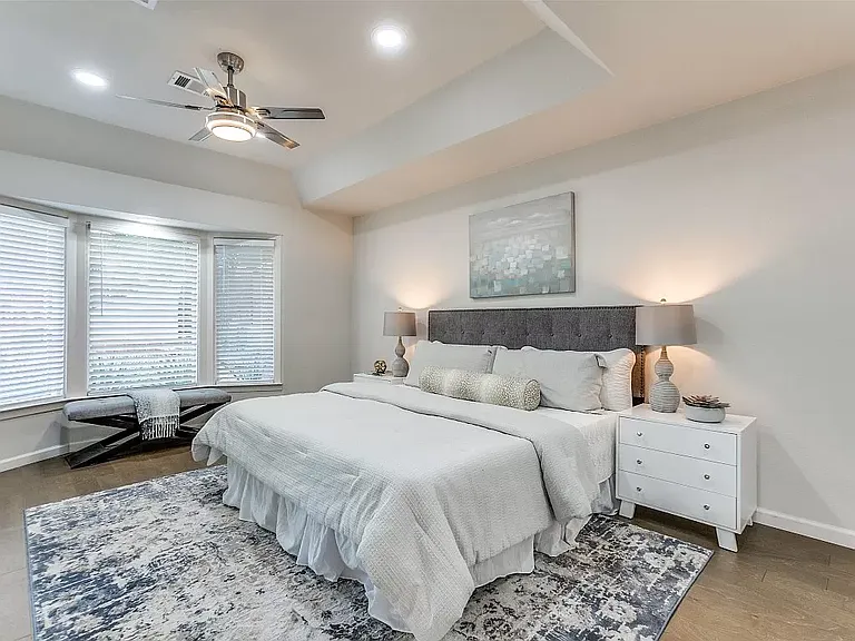 9805 Estate Ln — Photo 17