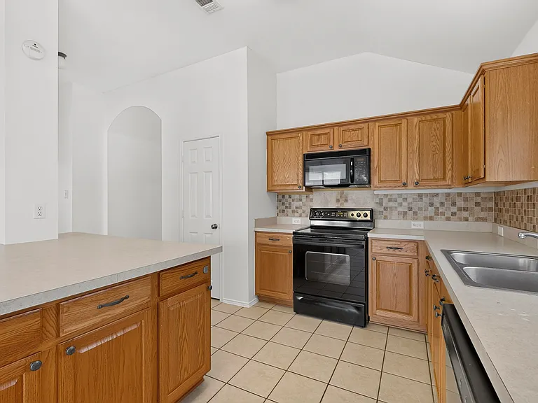 4184 Capstone Dr — Photo 22