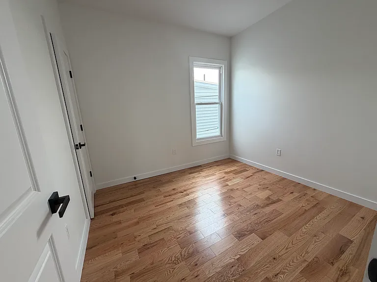 183 Woodside Ave #3F — Photo 8