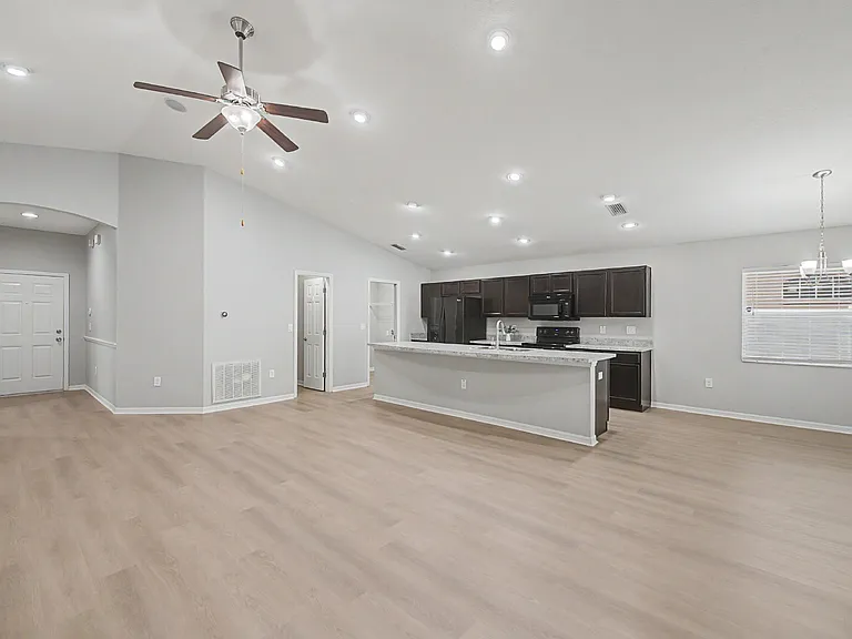 7918 Chestnut View Dr — Photo 5