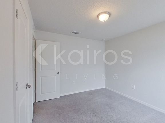 5th image of 80 Pheasant Dr