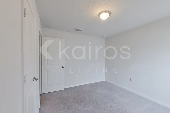 80 Pheasant Dr — Photo 5