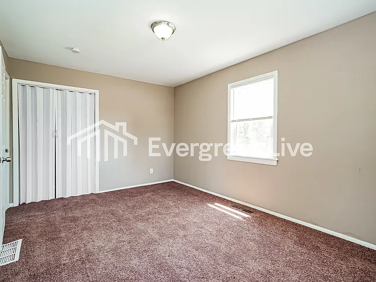 4469 E Livingston Ave — Photo 12