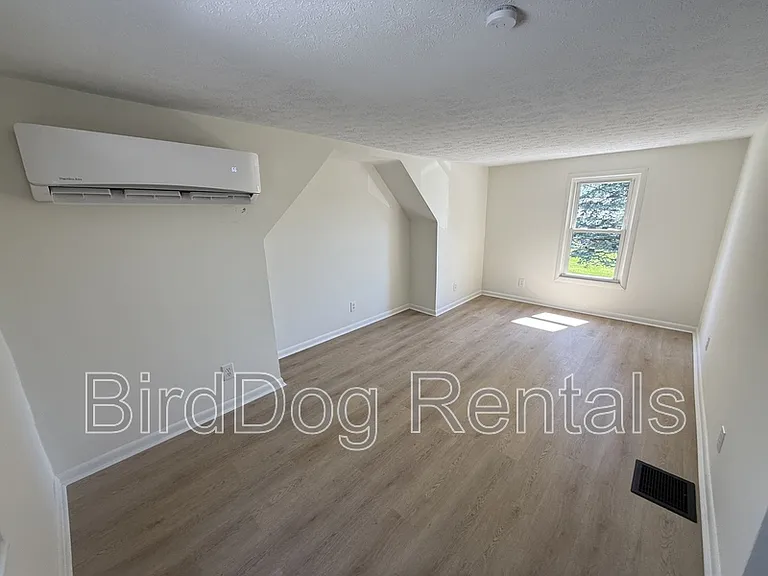 103 Garden Heights Ave #B — Photo 3