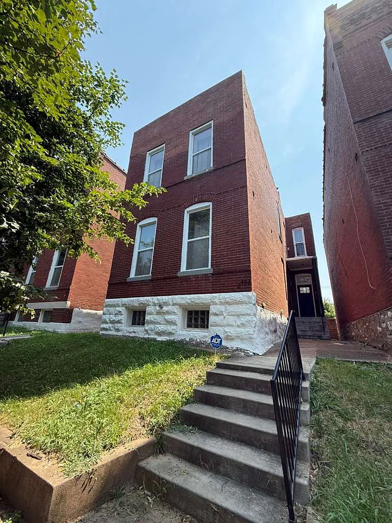 3 bed, 2.5 bath, 1914 sqft, $2,500 — Photo 1