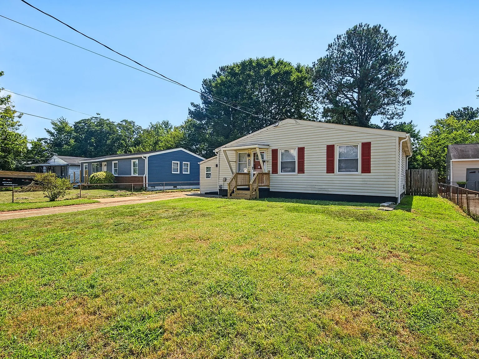 4 bed, 1187 sqft, $2,400 — Photo 2
