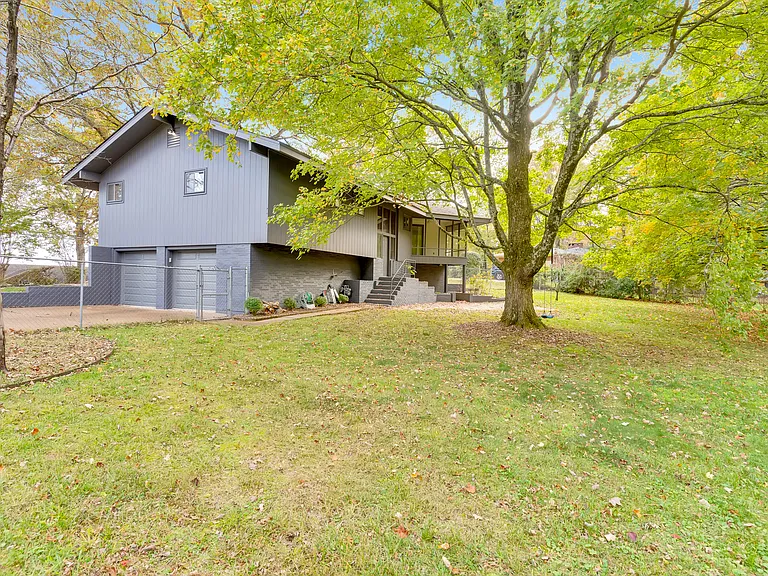 201 S Palisades Dr — Photo 23
