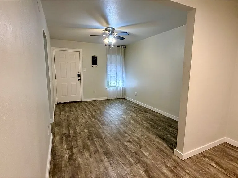 10654 Heizer Dr #3 — Photo 5