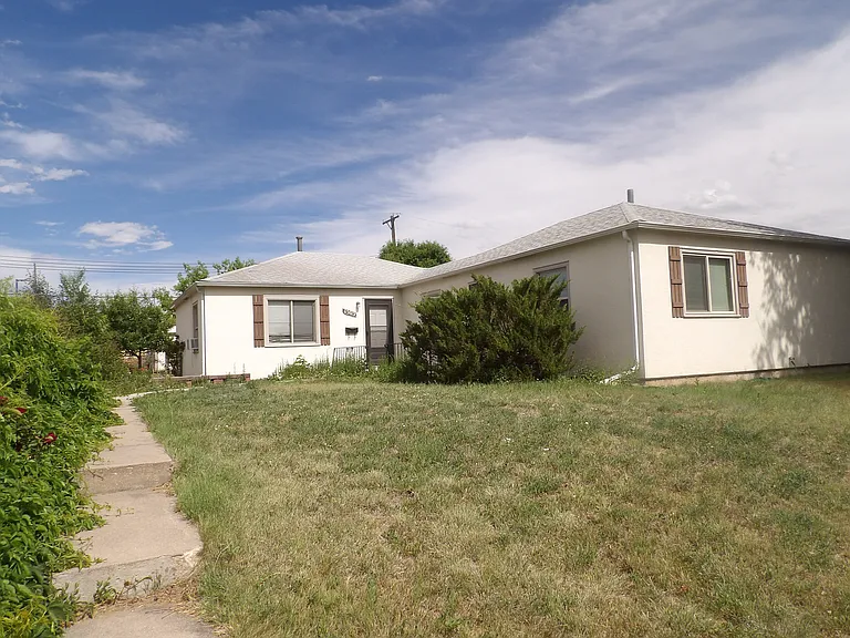 1501 N Cedar St — Photo 2