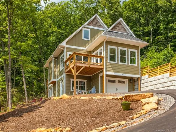 30 Leisure Ln, Swannanoa, NC 28778