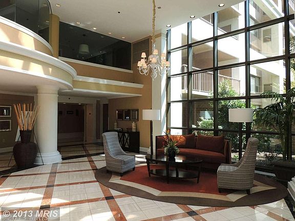 3rd image of 10101 Grosvenor Pl APT 1806