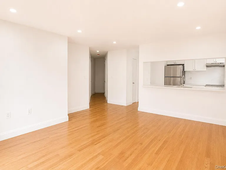 10 Franklin Blvd #412 — Photo 11