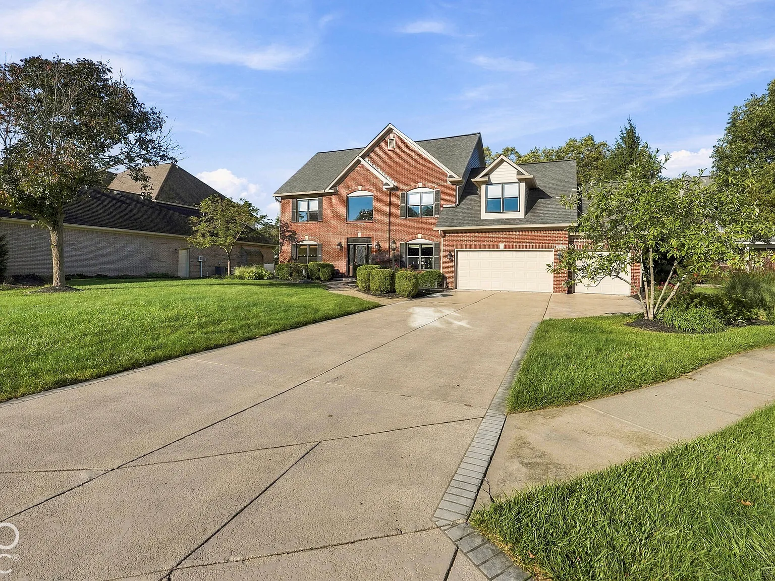 5 bed, 4.5 bath, 5448 sqft, $4,500 — Photo 4