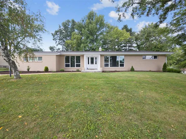 855 Fernview Dr, Saint Louis, MO 63141