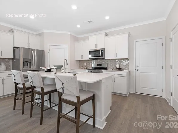 2043 Harlequin Dr, Indian Trail, NC 28079