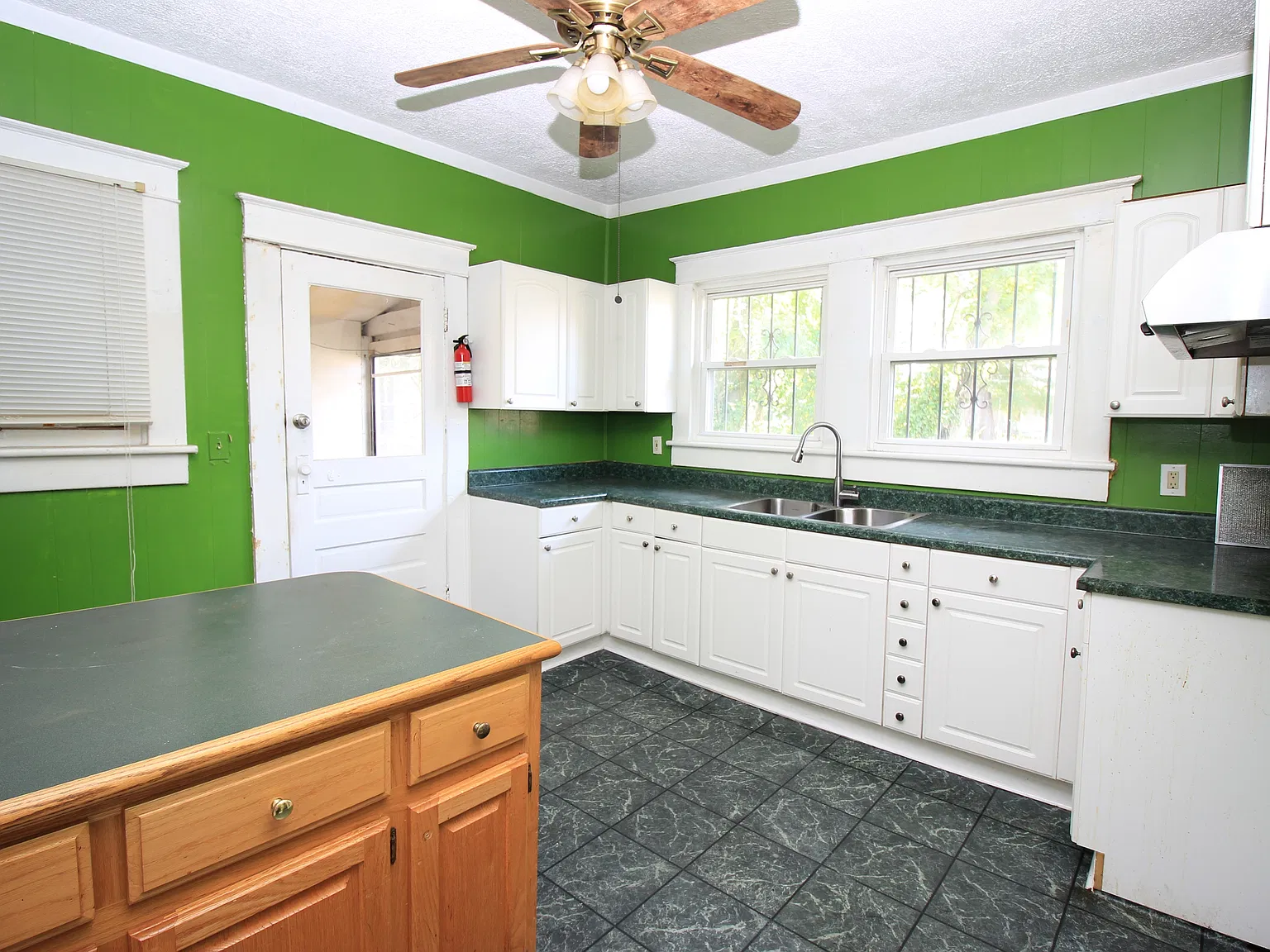 4629 Debardeleben Avenue - 1 — Photo 4