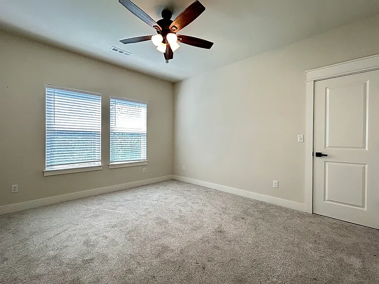 27 Shropshire Dr — Photo 8