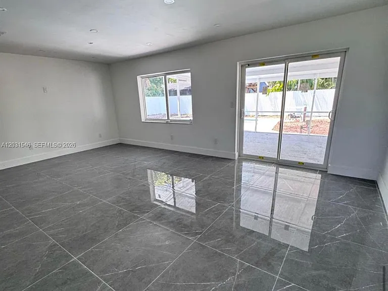 9934 SW 195th St — Photo 7