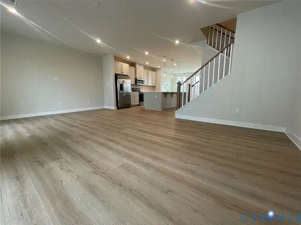2860 Calgary Ln, Chester, VA 23831