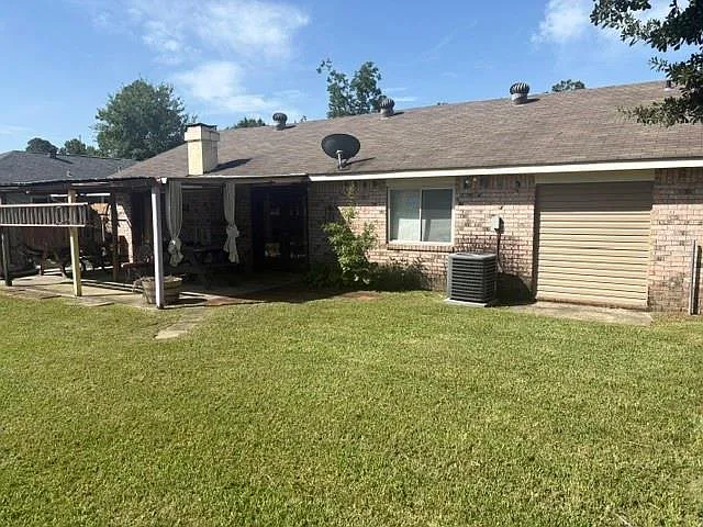218 Tiffany St — Photo 15